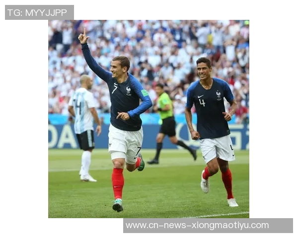 格列兹曼34岁荣获金足奖展现足球生涯辉煌成就与不懈追求 格列兹曼34岁荣获金足奖展现足球生涯辉煌成就与不懈追求