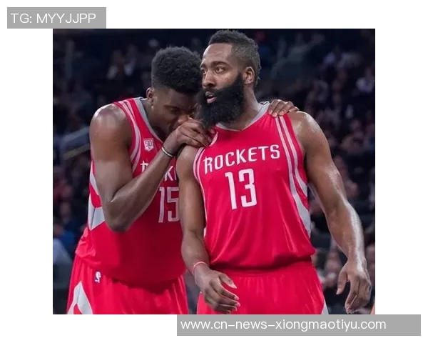 火箭训练营第4日精彩瞬间KD与谢泼德击掌卡佩拉与亚当斯温馨相拥